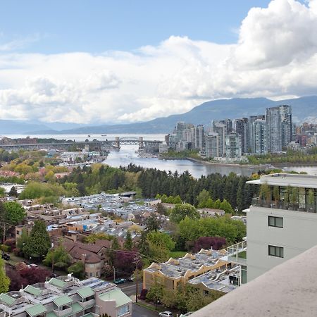 Holiday Inn Vancouver-Centre Broadway By Ihg Εξωτερικό φωτογραφία