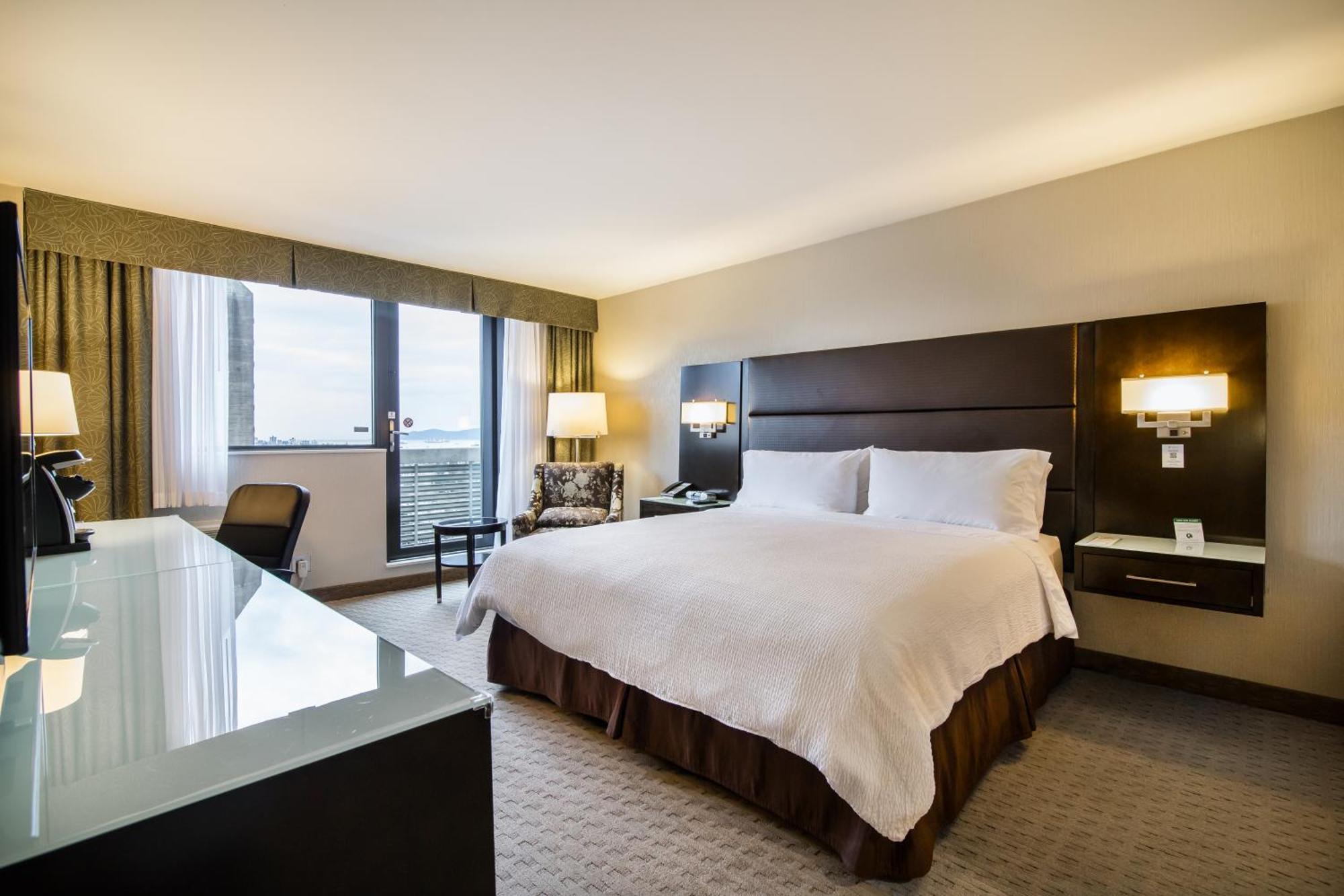 Holiday Inn Vancouver-Centre Broadway By Ihg Εξωτερικό φωτογραφία