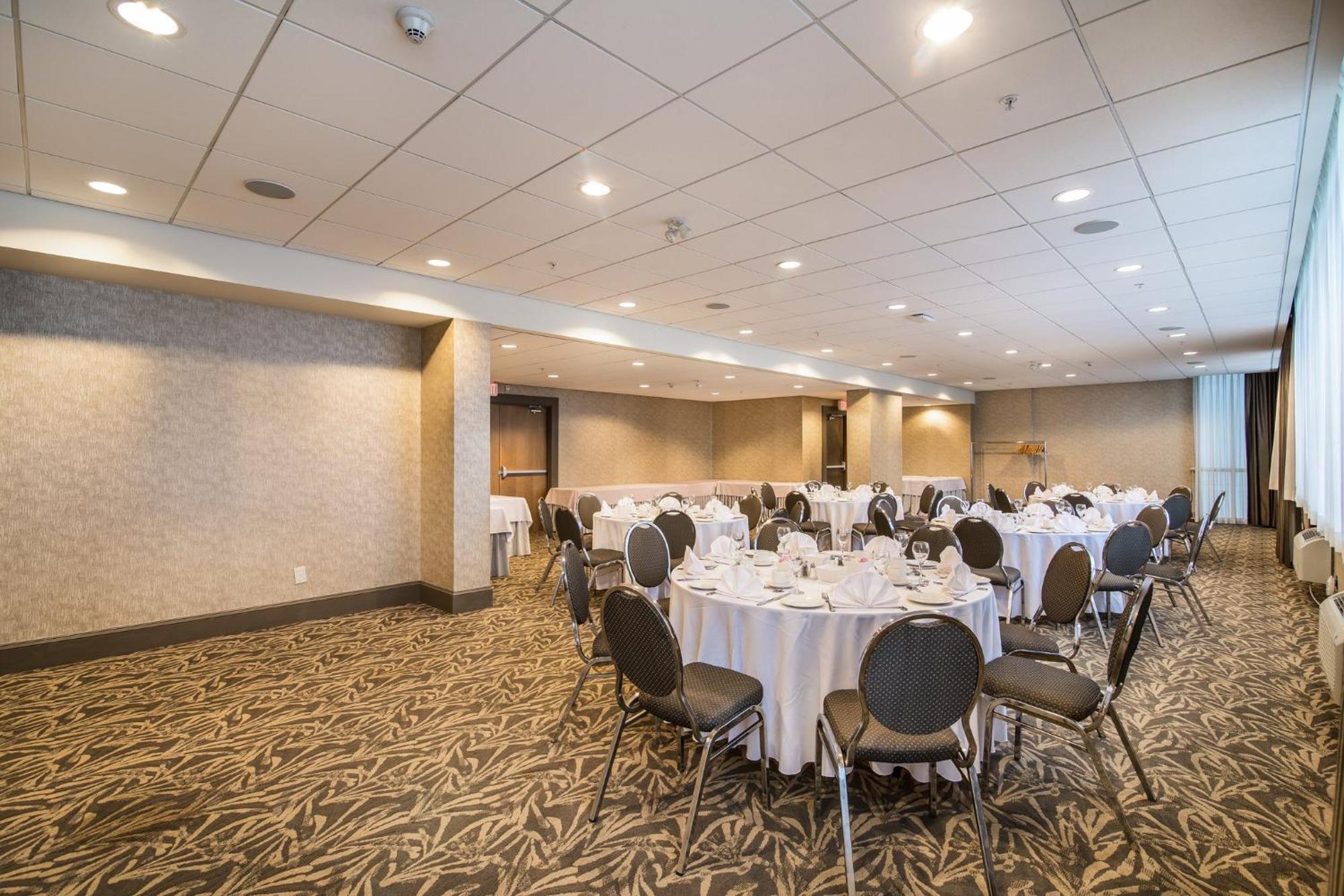 Holiday Inn Vancouver-Centre Broadway By Ihg Εξωτερικό φωτογραφία